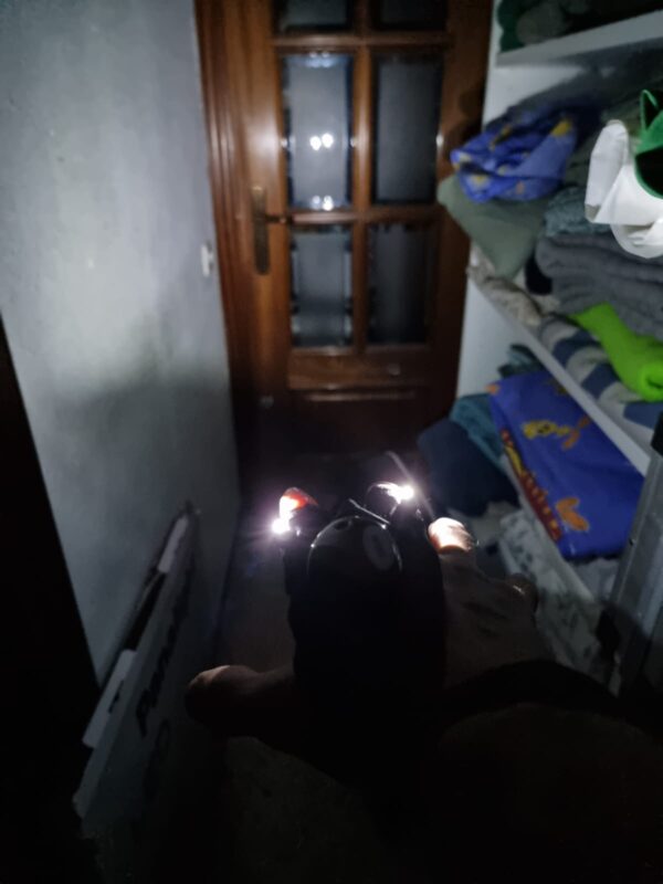 Guante con iluminación led de medio dedo para mano derecha adaptable a la mano izquierda. - Imagen 5