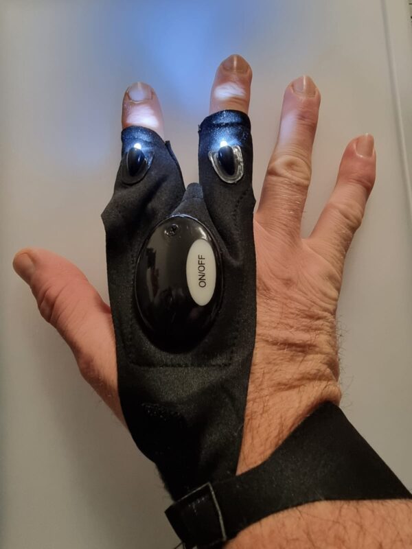 Guante con iluminación led de medio dedo para mano derecha adaptable a la mano izquierda. - Imagen 3